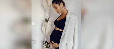 Korina Rivadeneira conquista con este sofisticado vestido de satén para inmortalizar su embarazo Korina Rivadeneira conquista con este sofisticado vestido de satén para inmortalizar su embarazo