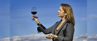 Cristina Forner: una de las pocas mujeres que mandan en el mundo de los vinos Cristina Forner: una de las pocas mujeres que mandan en el mundo de los vinos