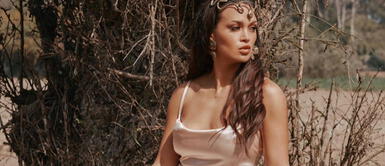 Angie Arizaga impacta con osada sesión de fotos con trajes típicos del Perú Angie Arizaga impacta con osada sesión de fotos con trajes típicos del Perú