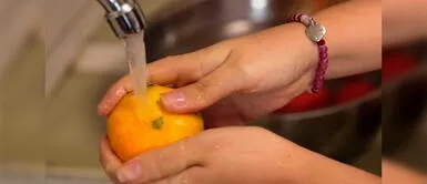 Doctor Elmer Huerta explica si se debe usar lejía o cloro para desinfectar las verduras y frutas Doctor Elmer Huerta explica si se debe usar lejía o cloro para desinfectar las verduras y frutas