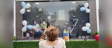 Crean cabinas transparentes para presentar a bebés durante la pandemia Crean cabinas transparentes para presentar a bebés durante la pandemia