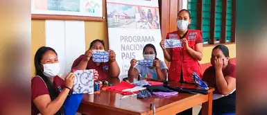 Loreto: mujeres surcan el río Putumayo para enseñar a elaborar mascarillas Loreto: mujeres surcan el río Putumayo para enseñar a elaborar mascarillas
