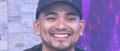 Josimar enfrenta la crisis económica pintando cuadros personalizados Josimar enfrenta la crisis económica pintando cuadros personalizados