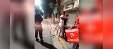 Repartidor sufre robo de bicicleta al entregar pedido pero mujer le regala la suya | VIDEO Repartidor sufre robo de bicicleta al entregar pedido pero mujer le regala la suya | VIDEO