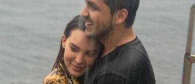 Belinda y Christian Nodal comparten con niños que venden dulces Belinda y Christian Nodal comparten con niños que venden dulces