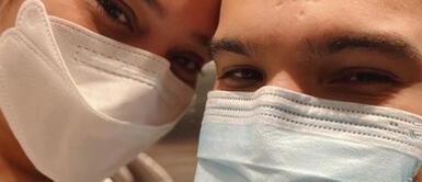 Karen Schwarz y Ezio Oliva decidieron rapar la cabecita de su bebé Karen Schwarz y Ezio Oliva decidieron rapar la cabecita de su bebé