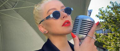 Christina Aguilera le pone su toque personal a la tendencia de botas XL Christina Aguilera le pone su toque personal a la tendencia de botas XL