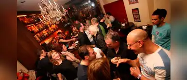 Vecinos agreden a mujer que denunció “fiesta covid” a PNP Vecinos agreden a mujer que denunció “fiesta covid” a PNP