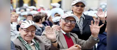 Aprueban que adultos mayores realicen caminatas tres veces por semana Aprueban que adultos mayores realicen caminatas tres veces por semana