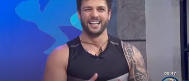 Nicola Porcella sorprende en programa de Televisa como invitado especial Nicola Porcella sorprende en programa de Televisa como invitado especial