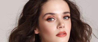 Usar tu labial como sombra de ojos tiene este beneficio para tu look Usar tu labial como sombra de ojos tiene este beneficio para tu look