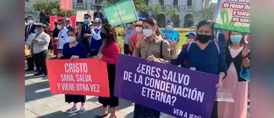 Evangélicos se reunieron en plaza San Martin para orar por iglesias Evangélicos se reunieron en plaza San Martin para orar por iglesias