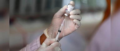 Johnson & Johnson detiene ensayos de vacuna por mal inexplicable Johnson & Johnson detiene ensayos de vacuna por mal inexplicable