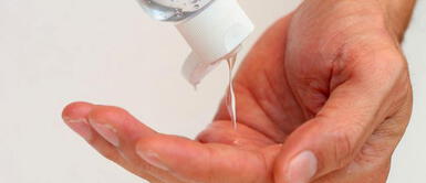 El uso excesivo de alcohol puro o gel puede provocar dermatitis El uso excesivo de alcohol puro o gel puede provocar dermatitis