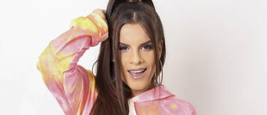 Alejandra Baigorria marca la pauta con vibrante outfit de dos piezas Alejandra Baigorria marca la pauta con vibrante outfit de dos piezas