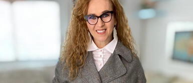 Katia Condos comparte fotografía retro donde luce pícaro vestido negro Katia Condos comparte fotografía retro donde luce pícaro vestido negro