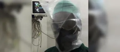 Médicos usan bolsas de plástico como protectores faciales ante COVID-19 Médicos usan bolsas de plástico como protectores faciales ante COVID-19