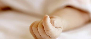 Bebé prematuro sobrevive en refrigerador tras haber sido dado por muerto Bebé prematuro sobrevive en refrigerador tras haber sido dado por muerto