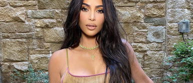 Kim Kardashian celebra su cumpleaños luciendo pantis transparentes con brillo Kim Kardashian celebra su cumpleaños luciendo pantis transparentes con brillo