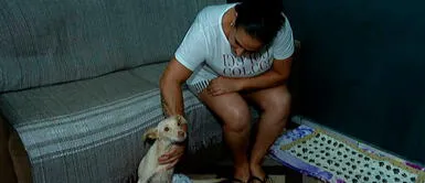 Mujer rescata a perrita parapléjica abandonada dentro de un saco Mujer rescata a perrita parapléjica abandonada dentro de un saco