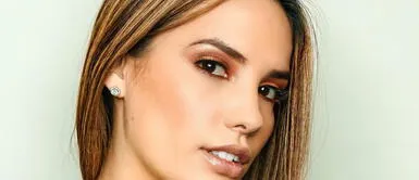 Cassandra Sánchez muestra el poder de un calzado colorido de impacto Cassandra Sánchez muestra el poder de un calzado colorido de impacto