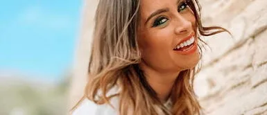 Ethel Pozo brilla con vestido y botas blancas ideal para la primavera Ethel Pozo brilla con vestido y botas blancas ideal para la primavera