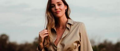 Raffaella Camet conquista las redes con blusa lila pastel de primavera Raffaella Camet conquista las redes con blusa lila pastel de primavera