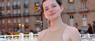 Francisca Aronsson revive la moda colegial con outfit black and white Francisca Aronsson revive la moda colegial con outfit black and white