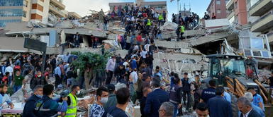 Turquía: Rescatan a dos niñas de escombros tres días después de terremoto Turquía: Rescatan a dos niñas de escombros tres días después de terremoto