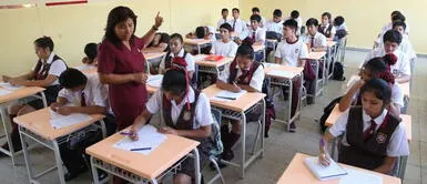 Gobierno oficializa aumento salarial para profesores Gobierno oficializa aumento salarial para profesores