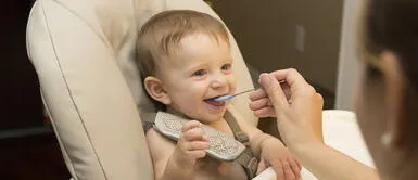 ¿Tu bebé ya tiene 6 meses? Es hora de iniciar con su alimentación complementaria ¿Tu bebé ya tiene 6 meses? Es hora de iniciar con su alimentación complementaria