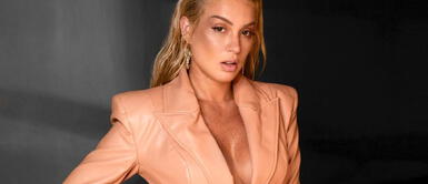 El glamuroso outfit que Leslie Shaw modeló para la revista Vogue El glamuroso outfit que Leslie Shaw modeló para la revista Vogue