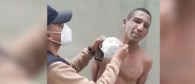 SJL: Sujeto se quitó mascarilla y escupió a policías para evitar ser detenido SJL: Sujeto se quitó mascarilla y escupió a policías para evitar ser detenido