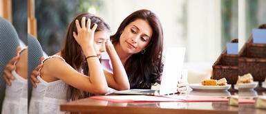 Cómo guiar a mi hijo adolescente a elegir su carrera universitaria Cómo guiar a mi hijo adolescente a elegir su carrera universitaria