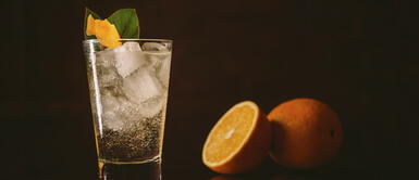 Chilcano de pisco con hierbabuena y mandarina para tu reu online Chilcano de pisco con hierbabuena y mandarina para tu reu online