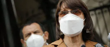 Mazzetti: "No es necesario acudir tan temprano, se seguirá vacunado durante la semana" Mazzetti: "No es necesario acudir tan temprano, se seguirá vacunado durante la semana"