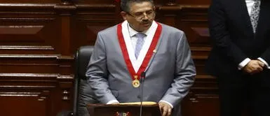 Manuel Merino seguirá siendo congresista y presidente del Congreso tras golpe de Estado Manuel Merino seguirá siendo congresista y presidente del Congreso tras golpe de Estado