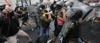 Defensoría exige a PNP no usar fuerza excesiva en protestas contra vacancia Defensoría exige a PNP no usar fuerza excesiva en protestas contra vacancia