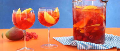 Sangría de verano: receta coctelera especial para días cálidos a base de vino Rosé Sangría de verano: receta coctelera especial para días cálidos a base de vino Rosé