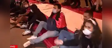 Policías emboscaron y atacaron a manifestantes sentados frente al Congreso Policías emboscaron y atacaron a manifestantes sentados frente al Congreso