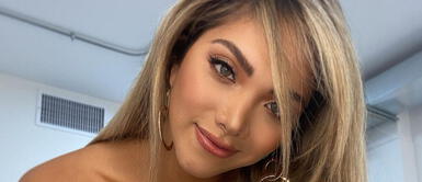 Sorpréndete con el reluciente vestido metálico de Isabel Acevedo Sorpréndete con el reluciente vestido metálico de Isabel Acevedo