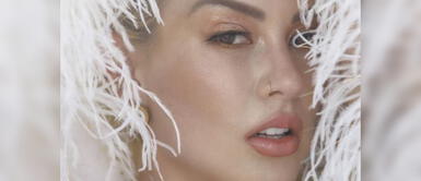 Leslie Shaw deslumbra con vestido denim de diseñador peruano Leslie Shaw deslumbra con vestido denim de diseñador peruano