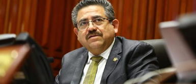 Manuel Merino pide que no le paguen sueldo de congresista los días que fue presidente Manuel Merino pide que no le paguen sueldo de congresista los días que fue presidente