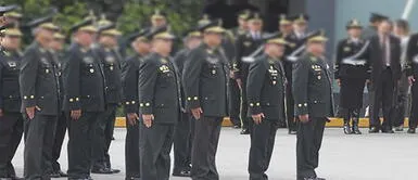 Retiran a comandante general de la PNP y remueven a 18 generales Retiran a comandante general de la PNP y remueven a 18 generales