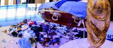 Despiden a empleados que se fotografiaron junto al cadáver de Maradona Despiden a empleados que se fotografiaron junto al cadáver de Maradona