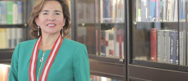 Elvia Barrios es la primera mujer elegida como presidenta del Poder Judicial Elvia Barrios es la primera mujer elegida como presidenta del Poder Judicial