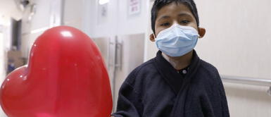 Niño de 6 años sobrevive gracias a trasplante de riñón donado por su madre Niño de 6 años sobrevive gracias a trasplante de riñón donado por su madre