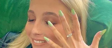 Cierra el año con una glamurosa manicura de 'uñas de terciopelo' Cierra el año con una glamurosa manicura de 'uñas de terciopelo'