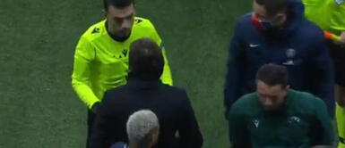 PSG vs Istanbul fue suspendido: Racismo y xenofóbia contra futbolistas por parte de arbitro PSG vs Istanbul fue suspendido: Racismo y xenofóbia contra futbolistas por parte de arbitro