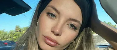 El tie dye también se lleva en los trajes de baño y Flavia Laos lo refleja El tie dye también se lleva en los trajes de baño y Flavia Laos lo refleja